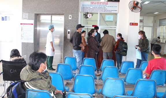 Khoa Khám bệnh Bệnh viện Quân y 17 sáng ngày 3-2.